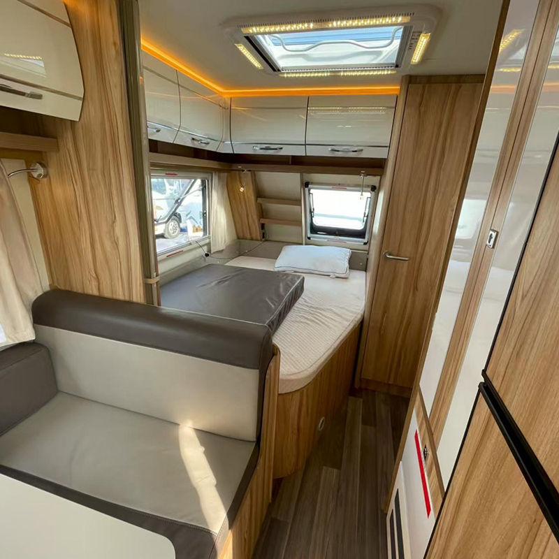 مقطورة سفر قابلة للسحب