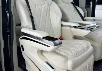 Luxury car seats for MPV