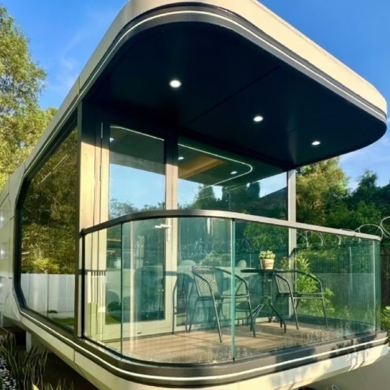 เคลียร์ แคปซูล เฮาส์