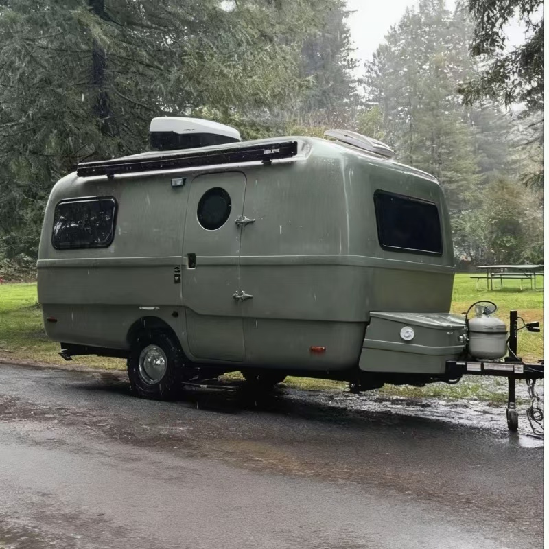 Remolque de viaje antiguo