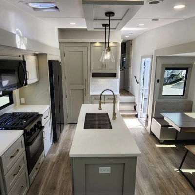 LuxRide Fifth Wheel Trailer