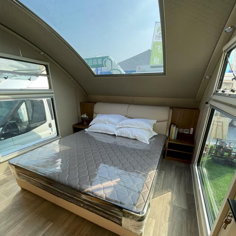 مقطورة سفر قابلة للسحب